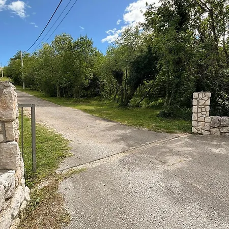 2 Bedroom Awesome In * Jadranovo