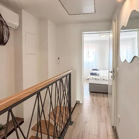 2 Bedroom Awesome In Vakantiehuis *